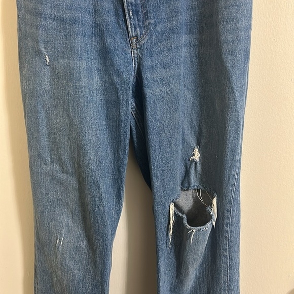 EUC A&F 90s Straight Ultra High Rise Curve Love Ripped Distressed Jeans - Picture 2 of 6